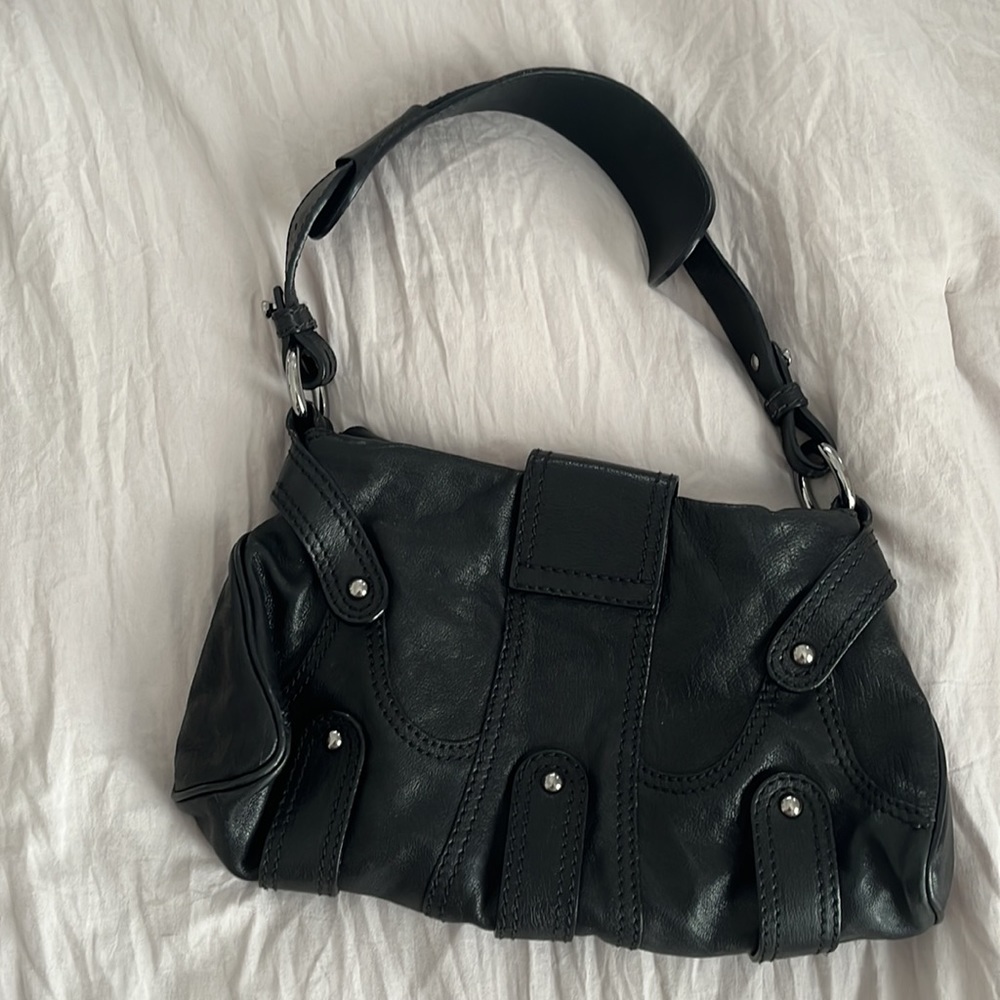 Authentic Valentino hand bag in black leather - Picture 2 of 6